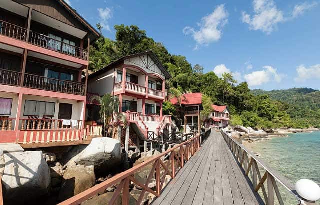 刁曼岛帕纳巴度假村酒店度假村前的木桥