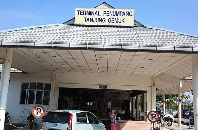 entry of tanjung gemok jetty hall to Tioman island 