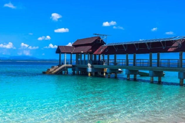 kapas island coral beach resort jetty