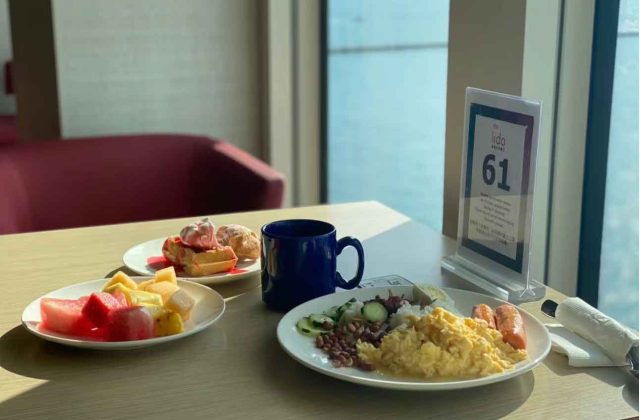 genting dream cruise breakfast seaview